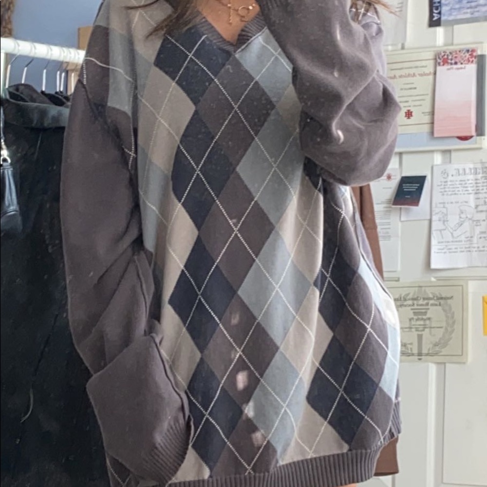 blue vneck argyle sweater